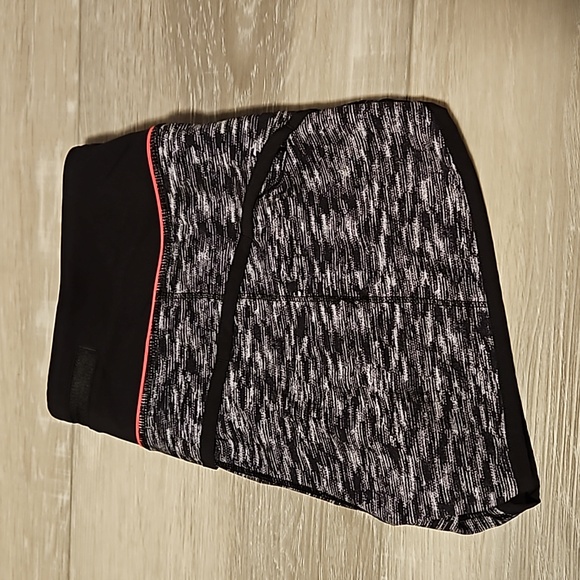 💀Lululemon Speed Short in Dramatic Static - Picture 11 of 15